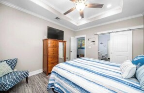 4 bedrooms, desk, iron/ironing board, travel crib