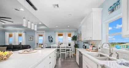 4B3B Sleeps 12, Hot Tub, Golf Cart, Ocean View, Elevator, Huge Covered Deck,