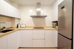 Private kitchen - Alberthouse - Lujoso Piso Málaga Centro Histórico (Málaga)