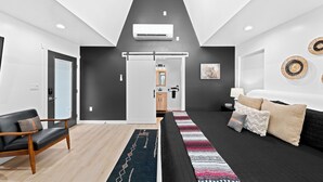 Trehytte, 1 kingsize-seng med sovesofa