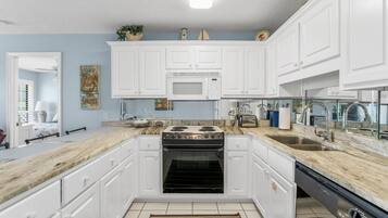 Micro-ondas, fogão, cooktop, lava-louças