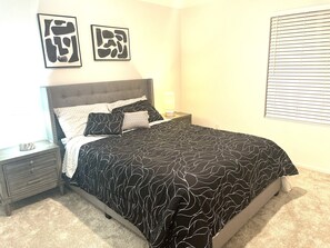 4 Schlafzimmer, Bügeleisen/Bügelbrett, kostenloses WLAN, Bettwäsche