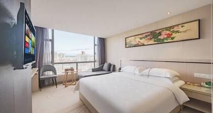 Gold and Silver Business Hotel Huaiji