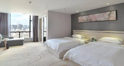 Gold and Silver Business Hotel Huaiji