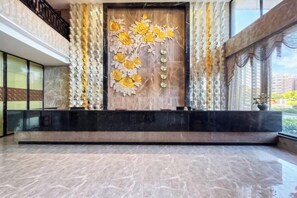 Lobby - Gold and Silver Business Hotel Huaiji (Huaiji)