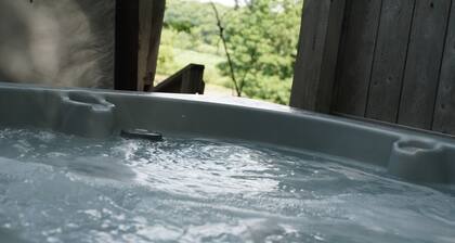 Lake Escape #1 in Hocking Hills