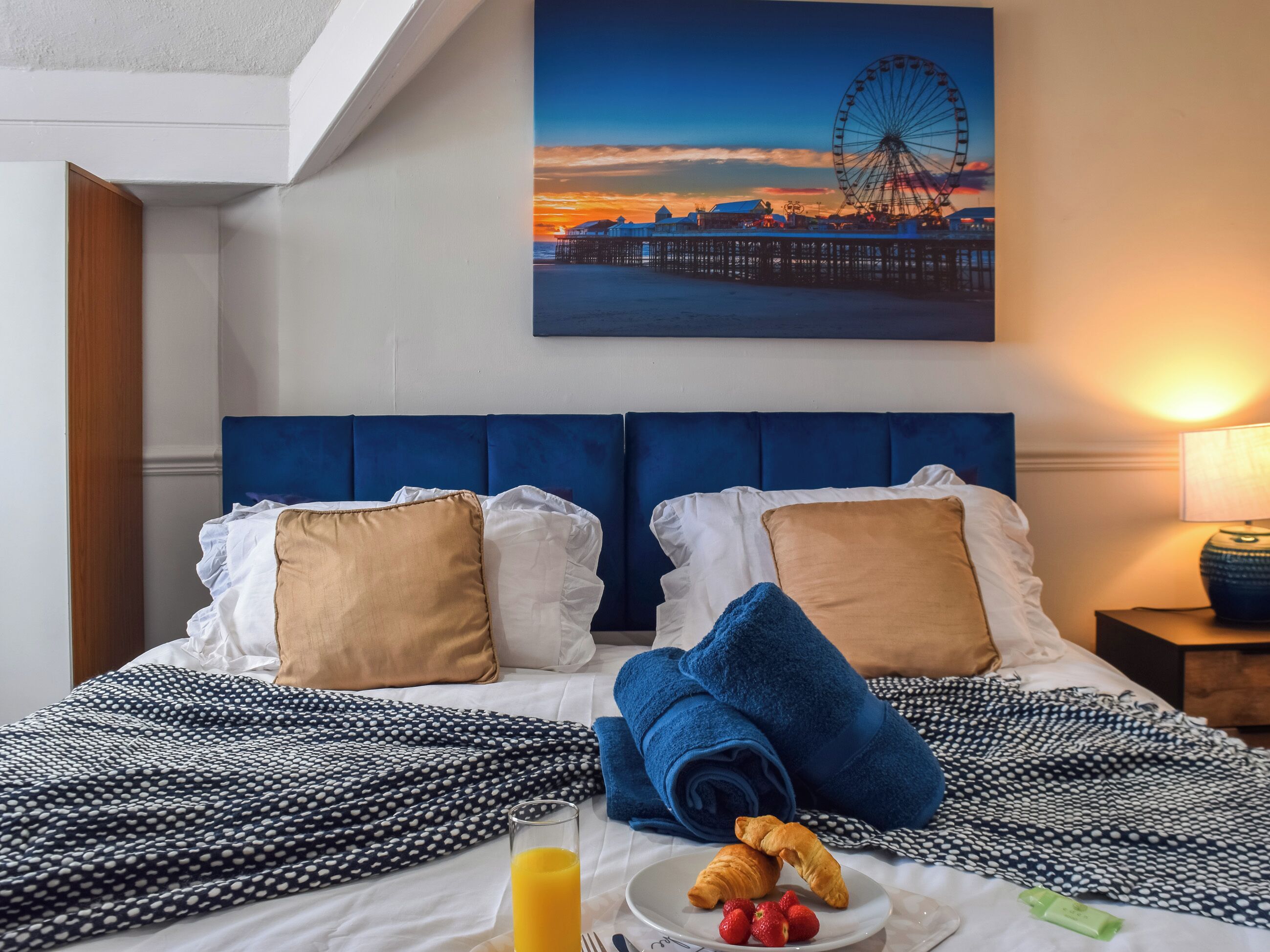 10 bedrooms, free WiFi, bed sheets