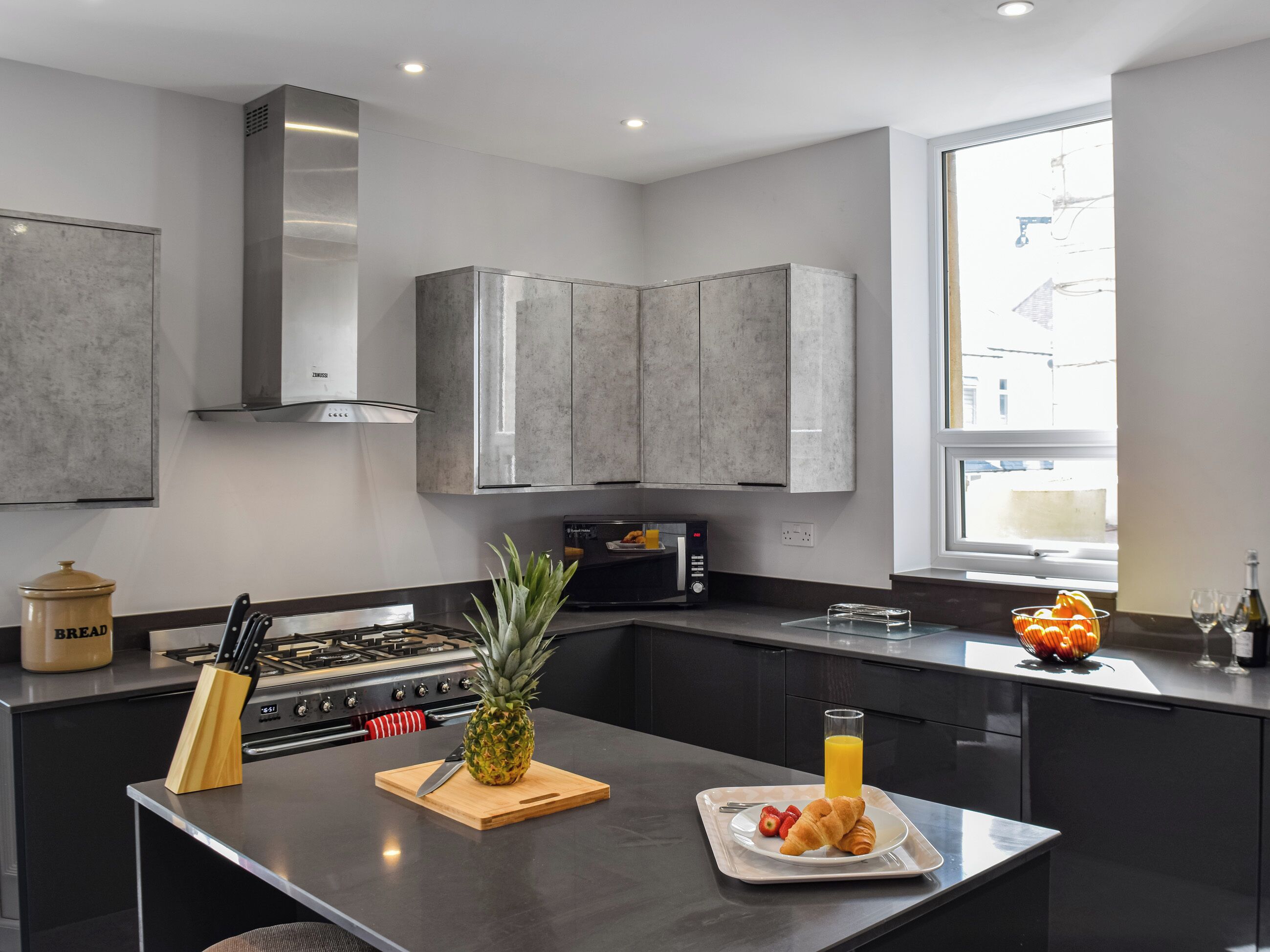 Dishwasher, highchair