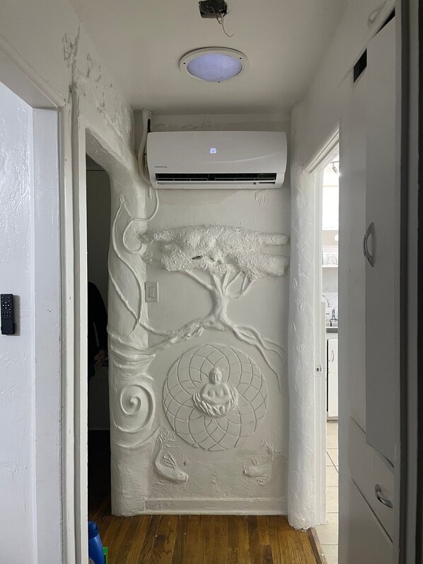 Interior - The Corner Nest - Bright & Cozy 1BR in University District, Walk Everywhere (Albuquerque)