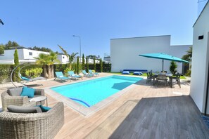 Outdoor pool, a heated pool