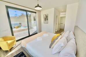 3 Schlafzimmer, Schreibtisch, Bügeleisen/Bügelbrett, Reisekinderbett