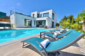 Outdoor pool, a heated pool