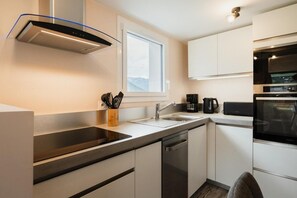 Kjøleskap, mikrobølgeovn og oppvaskmaskin