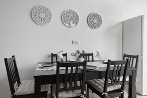 Dining - Prime Location Apartment with Seaviews (Torremolinos)