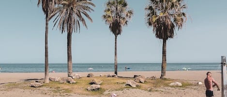 靠近海滩