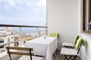 Outdoor dining - Prime Location Apartment with Seaviews (Torremolinos)