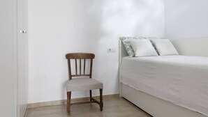 2 chambres, bureau, accès au Wi-Fi (inclus), literie fournie