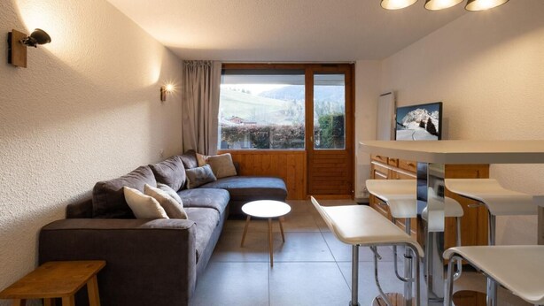 Living area - 250m from ski slopes, 1st floor, view mountain/resort, balcony, tv, ski locker, 33m², La Clusaz (La Clusaz)