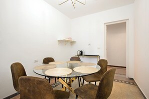 Dining - St. Agnes Hannibal (Roma)