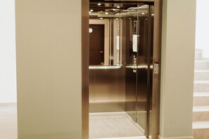 Elevator - Murano Cancun (Cancun)