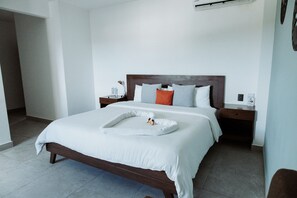 1 bedroom, in-room safe, desk, laptop workspace - Murano Cancun (Cancun)
