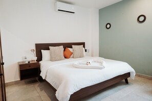 1 bedroom, in-room safe, desk, laptop workspace