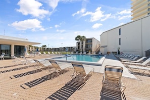 Pool - 2BR Condo Sleeps 6 • Pool & Steps to Beach (Panama City Beach)
