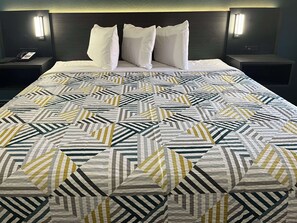 Bed sheets - Studio 6 Extended Stay - Huntsville, AL University Drive (Huntsville)