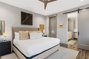 شقة (4 Bedrooms) | المنشأة من الخارج