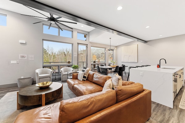 Condo (4 Bedrooms) | Property amenity