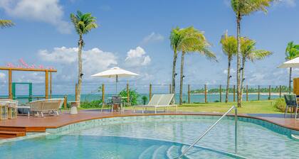IT83 Beautiful Bungalow with 4 Suites, Marluá - Beachfront