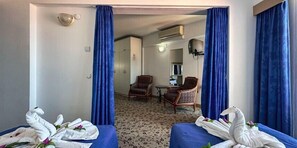 Habitació Comfort, balcó, vistes al mar | Escriptori i wifi gratuïta