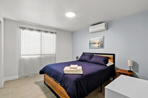 3 dormitoris, caixa forta a l'habitació i escriptori 