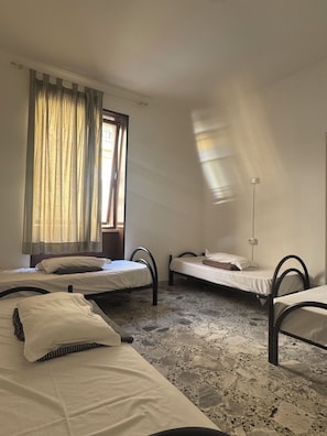 Iron/ironing board, free WiFi, bed sheets