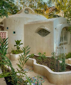 Design Cottage, Kitchen, Garden View | Egyptian cotton sheets, premium bedding, individually decorated - Hotelito Calle Ouvert (Mérida)