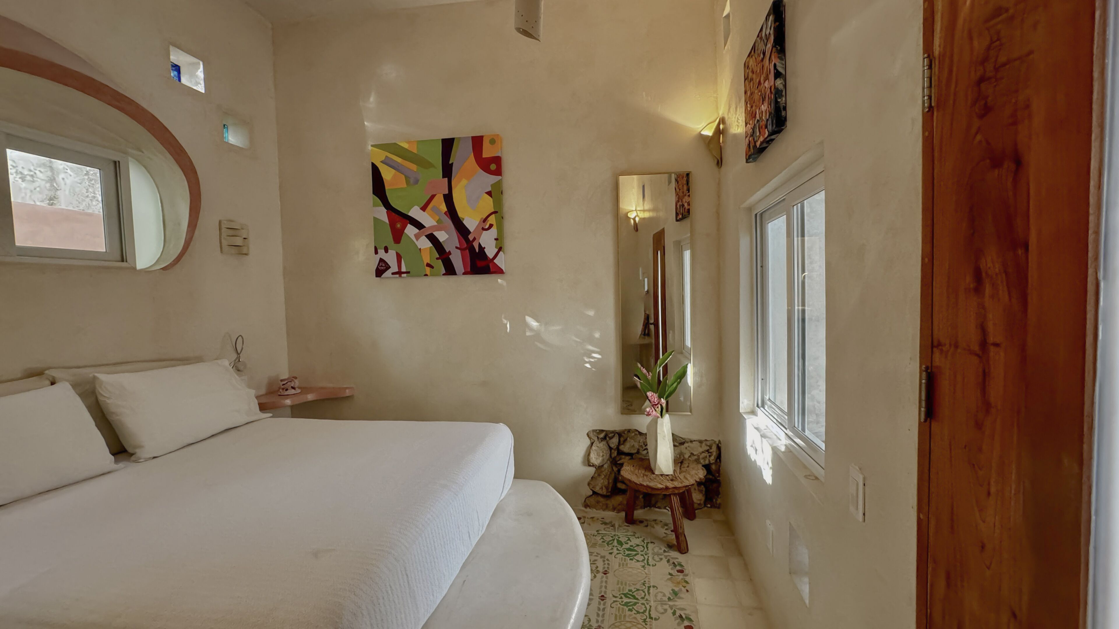 Design Studio Suite, Kitchen, Garden View