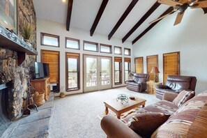 Living area - Bugle Point - Unit I1 (Ruidoso)