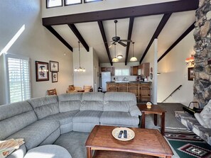 Télévision, cheminée