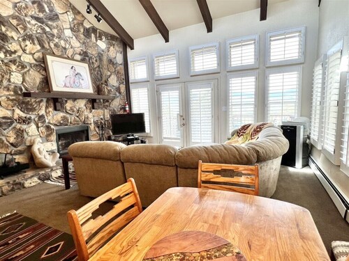 Whispering Pines - Unit H1