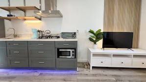 Unclassified image, 3 of 30, button - Chic studio with AC and WiFi in fabulous Los Angeles (Los Angeles)