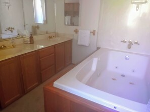 Poreamme, pyyhkeet, saippua, sampoo