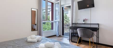 Deluxe Quadruple Room, Garden View