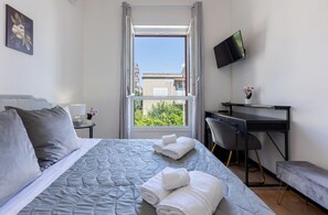 Deluxe Quadruple Room, Garden View | View from room - Hesa House (Cagliari)