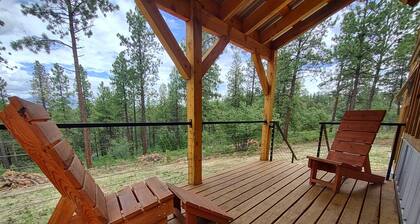 Peek at the Peaks
~ private cabin with stunning mountain views & Starlink WiFi