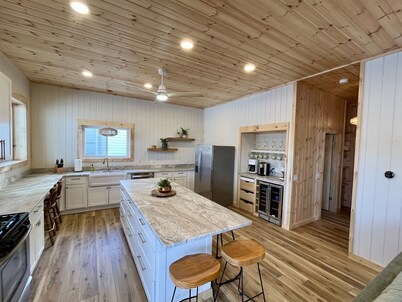 Modern Farmhouse, Pool House, Pool, Hot Tub, Pickleball, Sports Barn