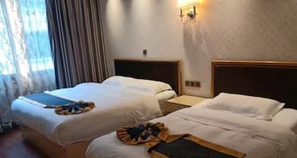 Baoxing Jiayuan Hotel