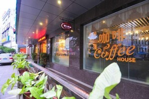 Exterior detail - GreenTree Inn Hainan Haikou Haifu Road Provincial Government Express Hotel (Haikou)