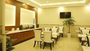 Unclassified image, 3 of 23, button - GreenTree Inn Hainan Haikou Qilou Old Street Haifu Road Express Hotel (Haikou)