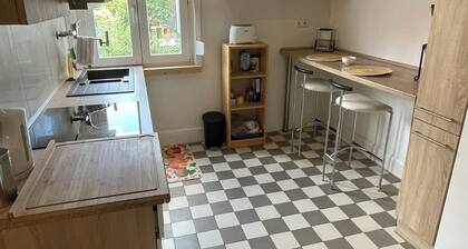 Comfortable 2-bedroom apartment with WiFi in Lovely Plieningen!