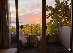 Suite, balcón, vista al océano | Vista del balcón